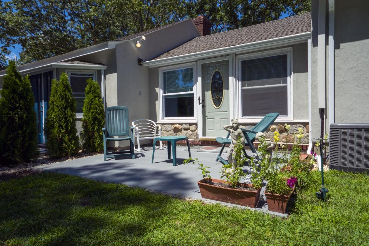 Hamptons Vacation Inn Hampton Bays Exterior foto